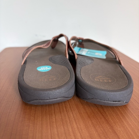 NWT Reef Pacific Joy Dark Brown Rust Flip Flops Sandals - Size 10 - Picture 2 of 7